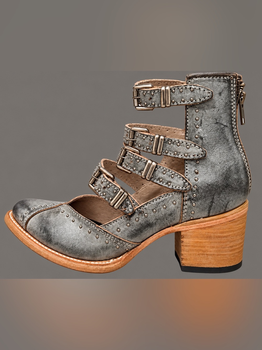 Freebird by Steven Felicity Studded Leather Heels Silver Size 9 BNWOT